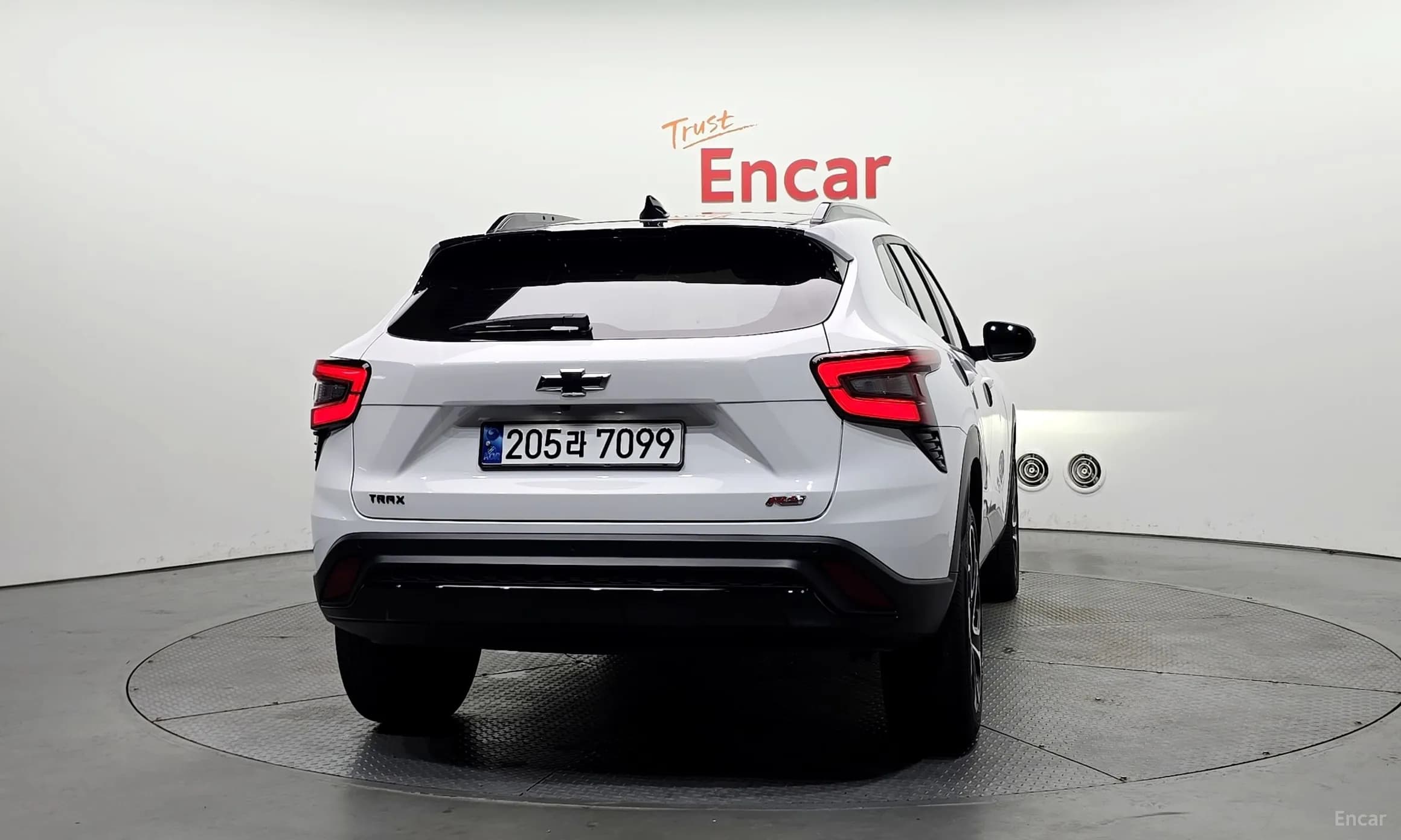 Trax Crossover