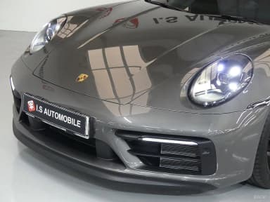 911 (992)
