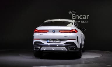 X6 (G06)