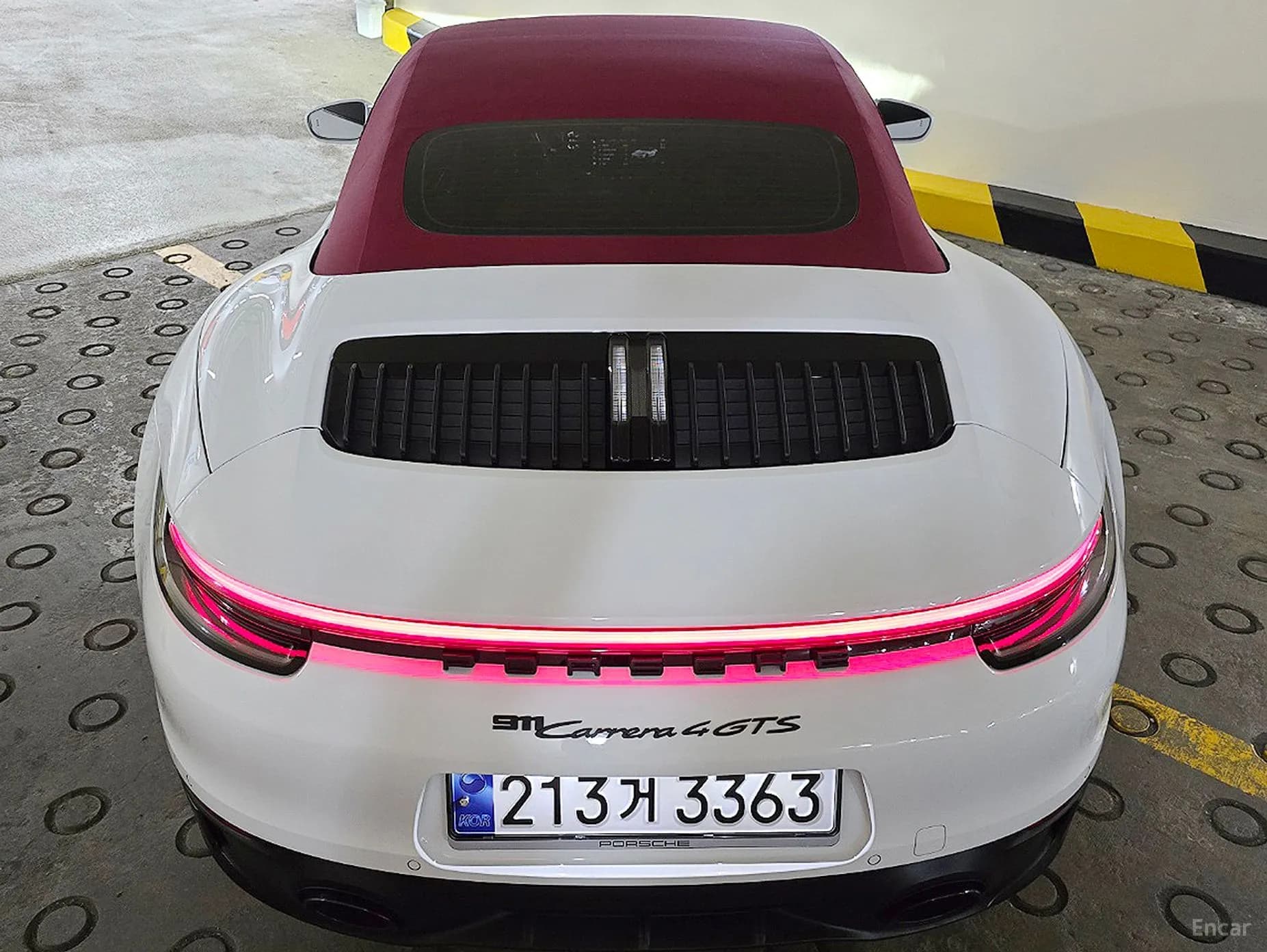 911 (992)