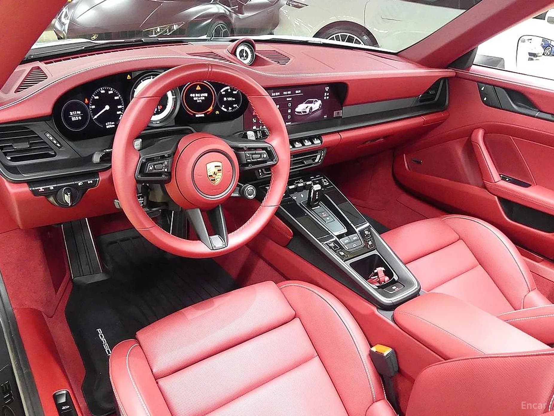 911 (992)
