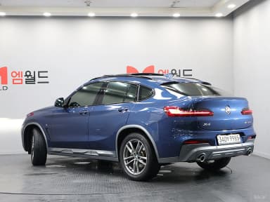 X4 (G02)