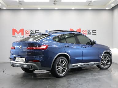 X4 (G02)