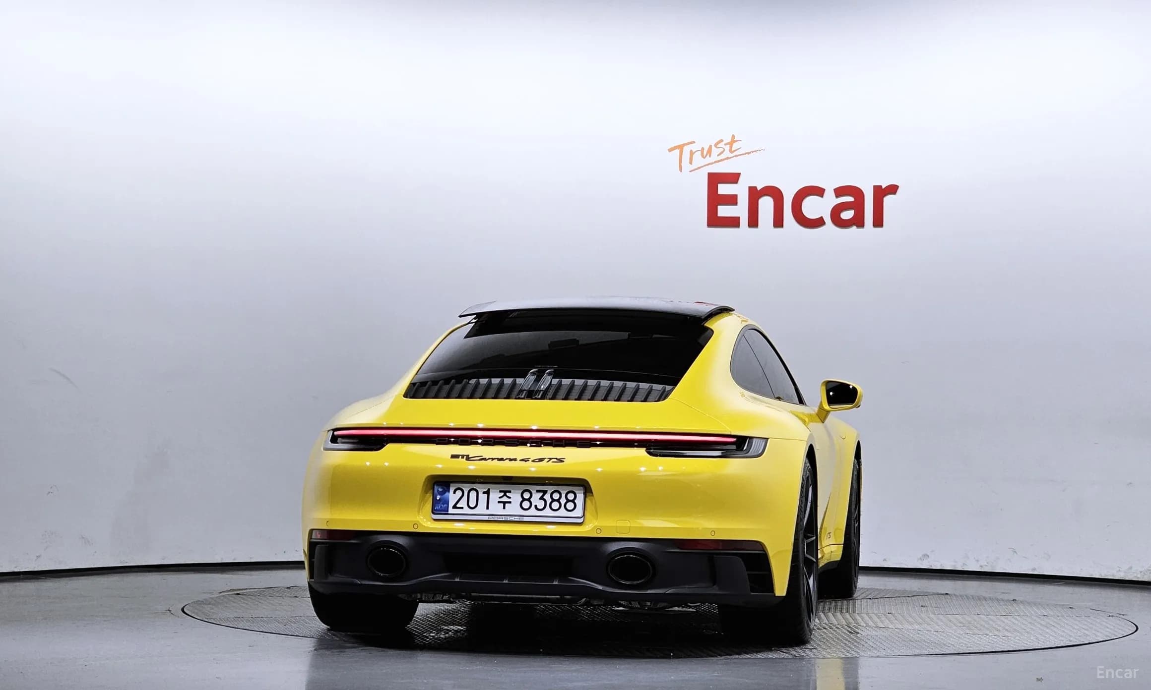 911 (992)