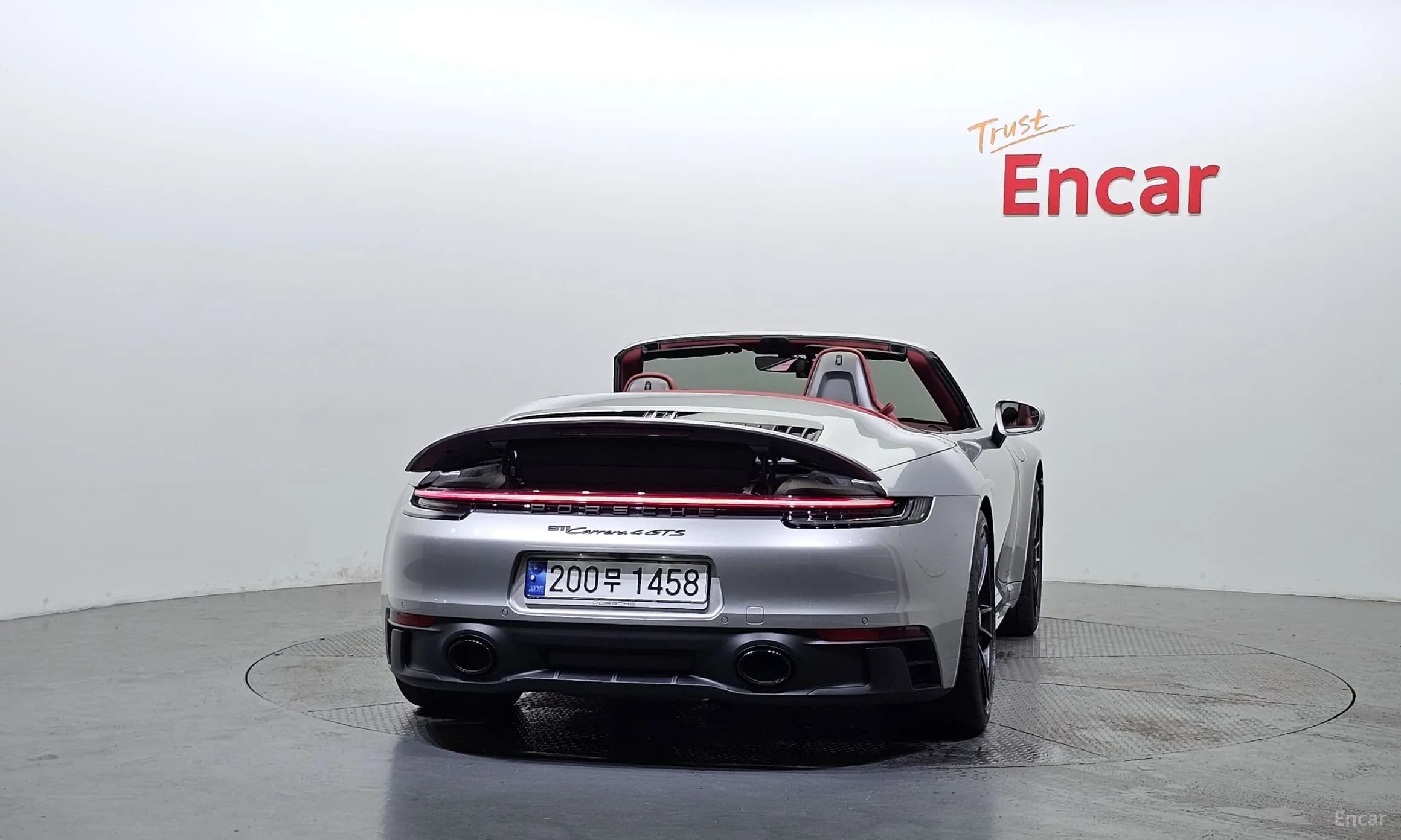 911 (992)