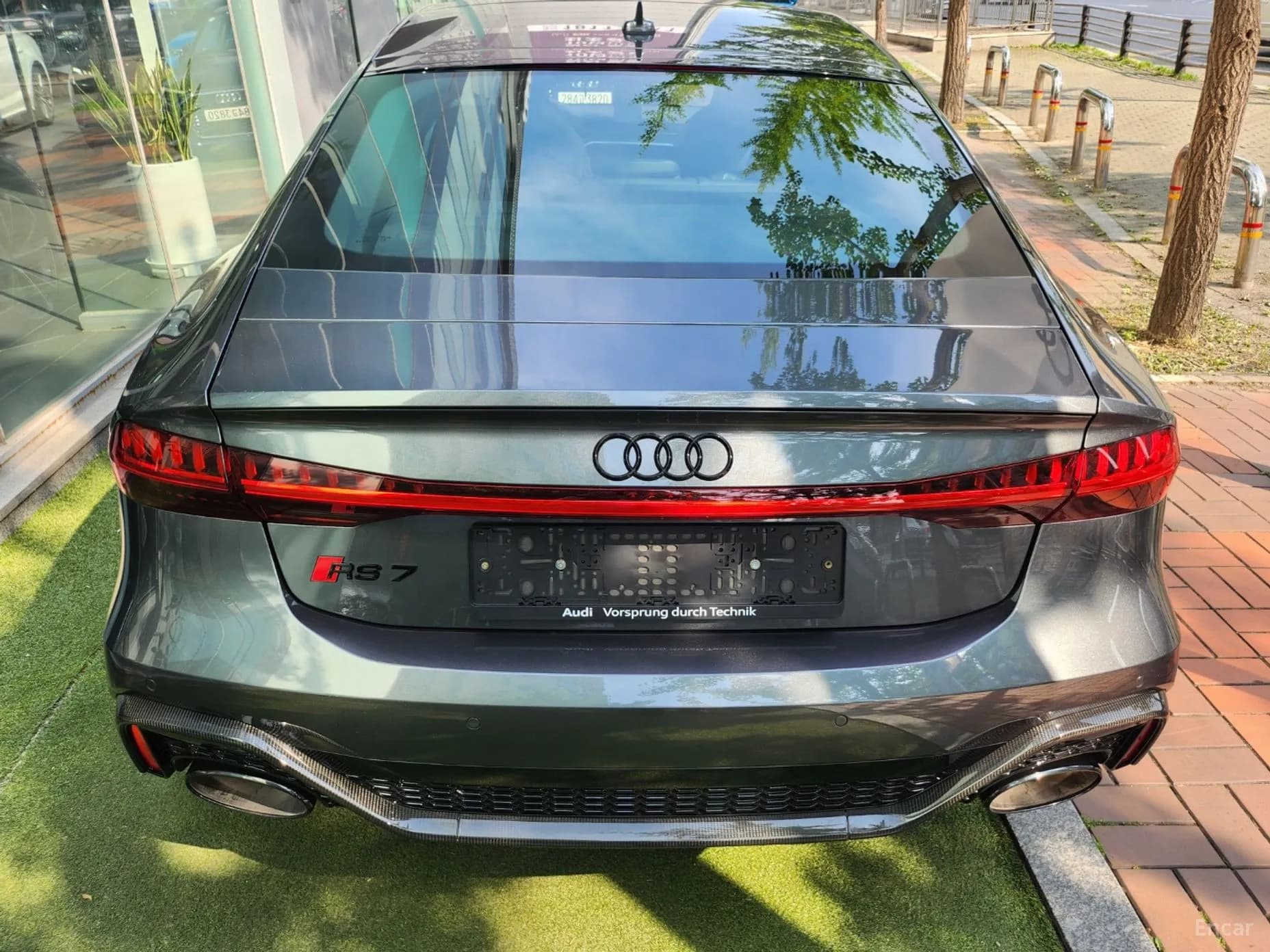 RS7 (4K)