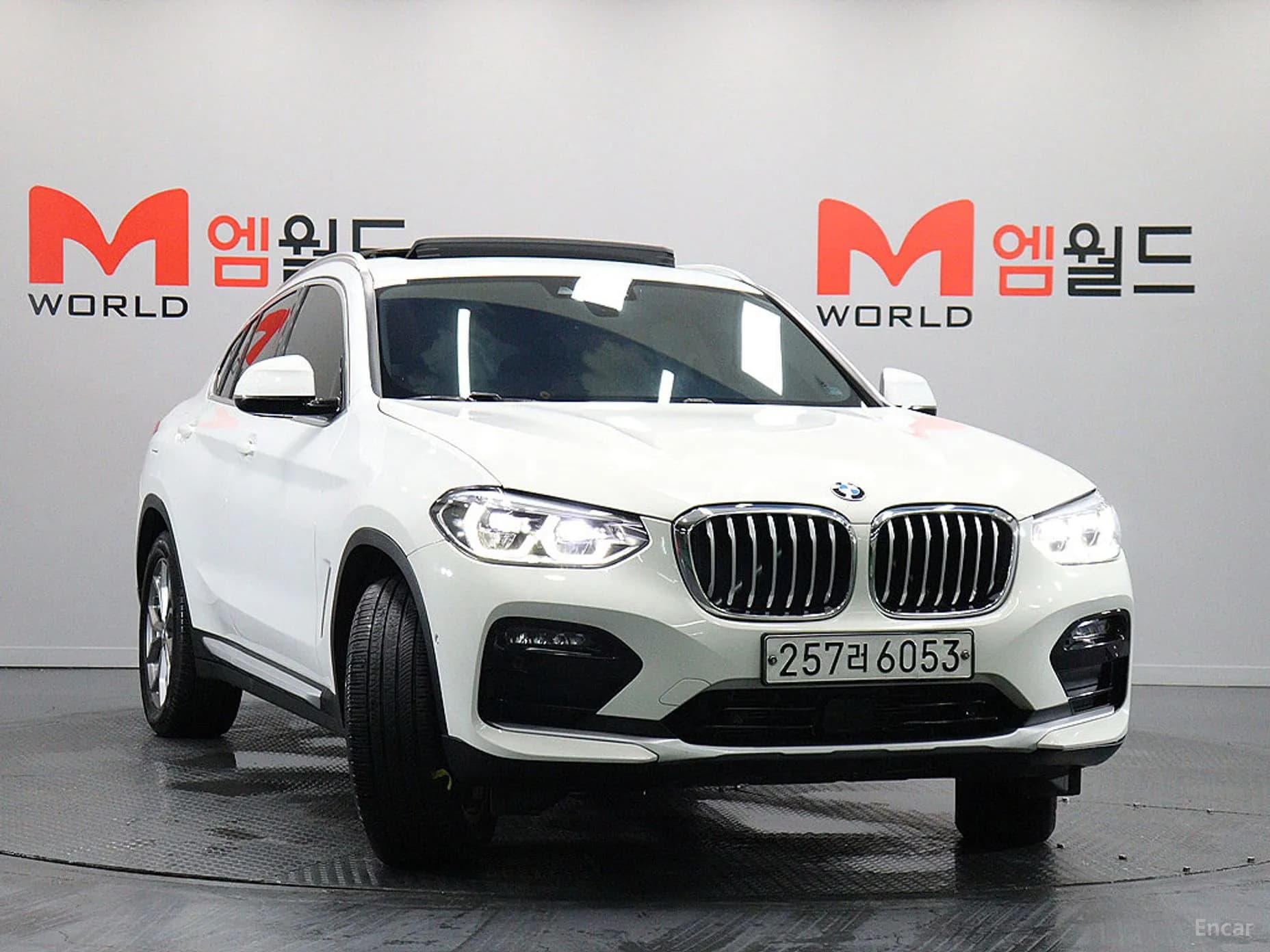 X4 (G02)