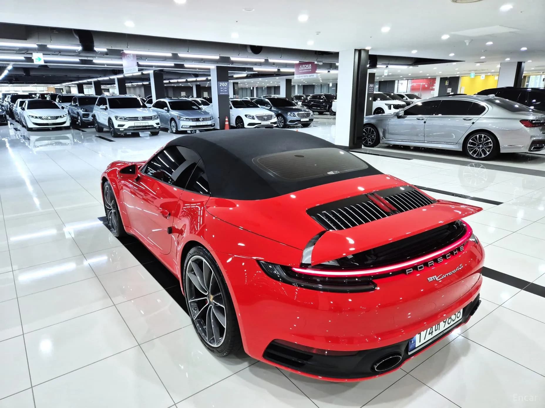 911 (992)