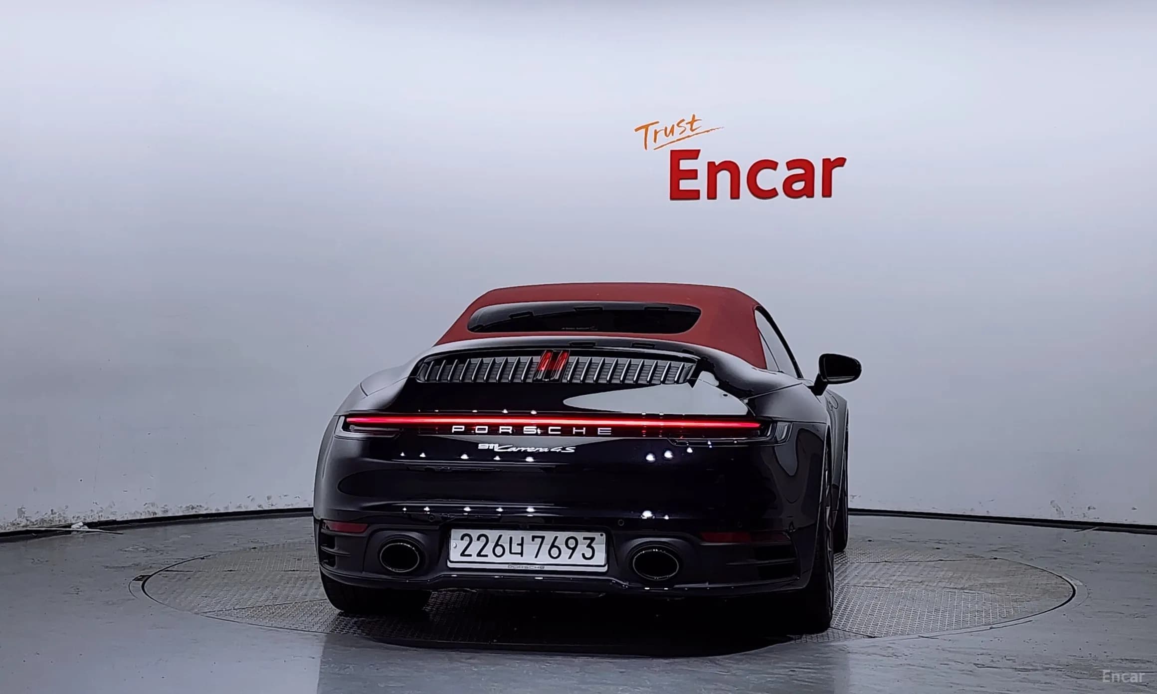 911 (992)