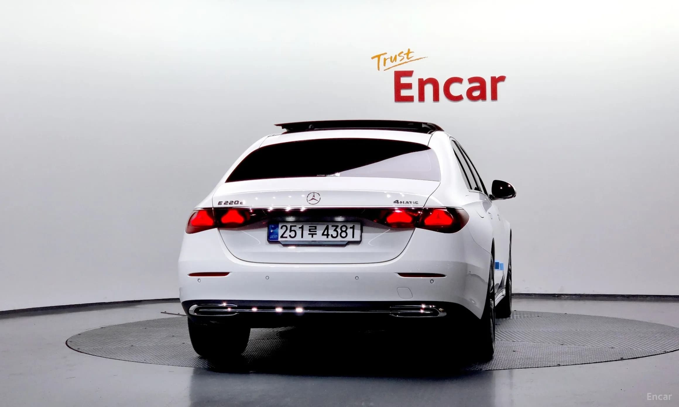 E-Class W214