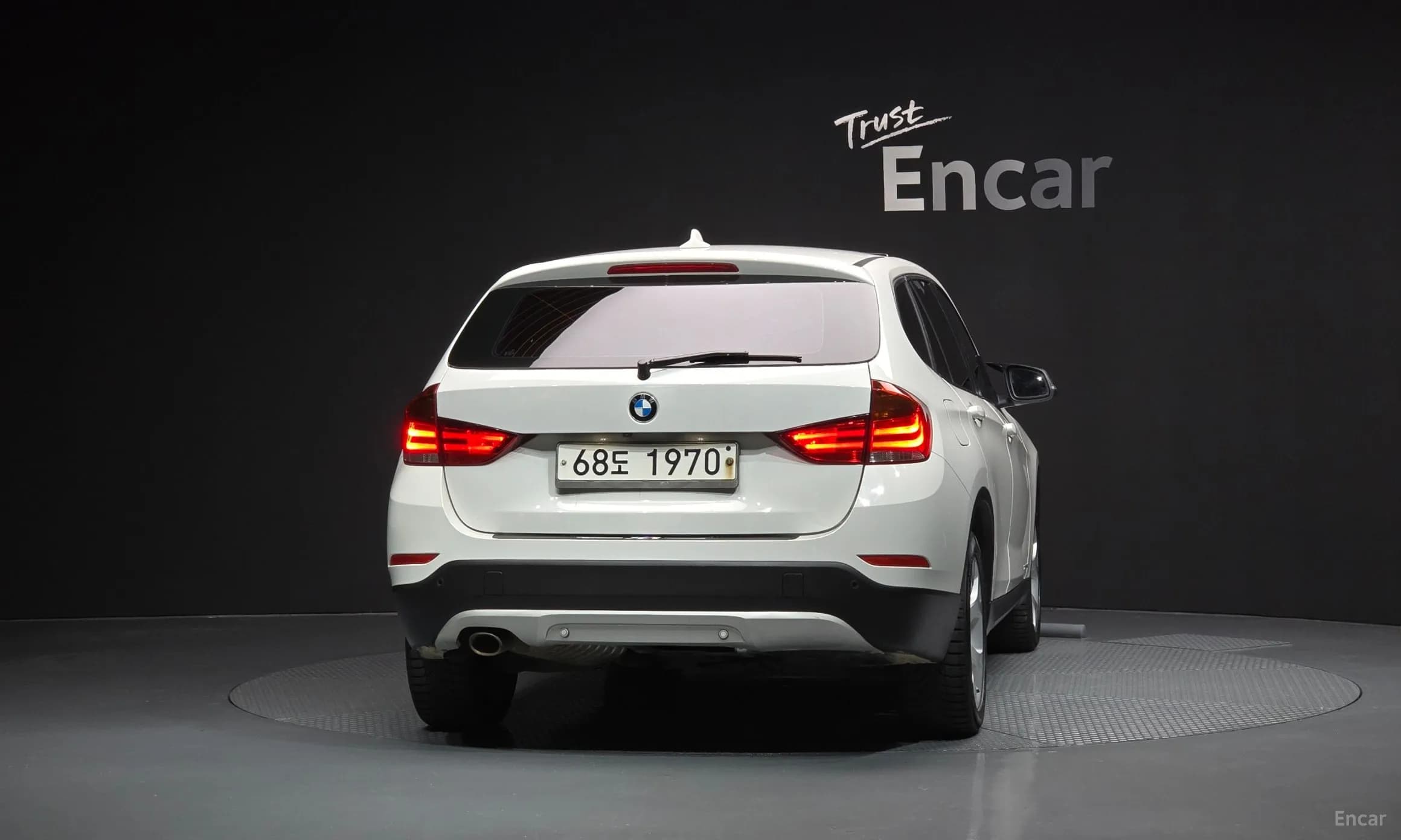 X1 (E84)