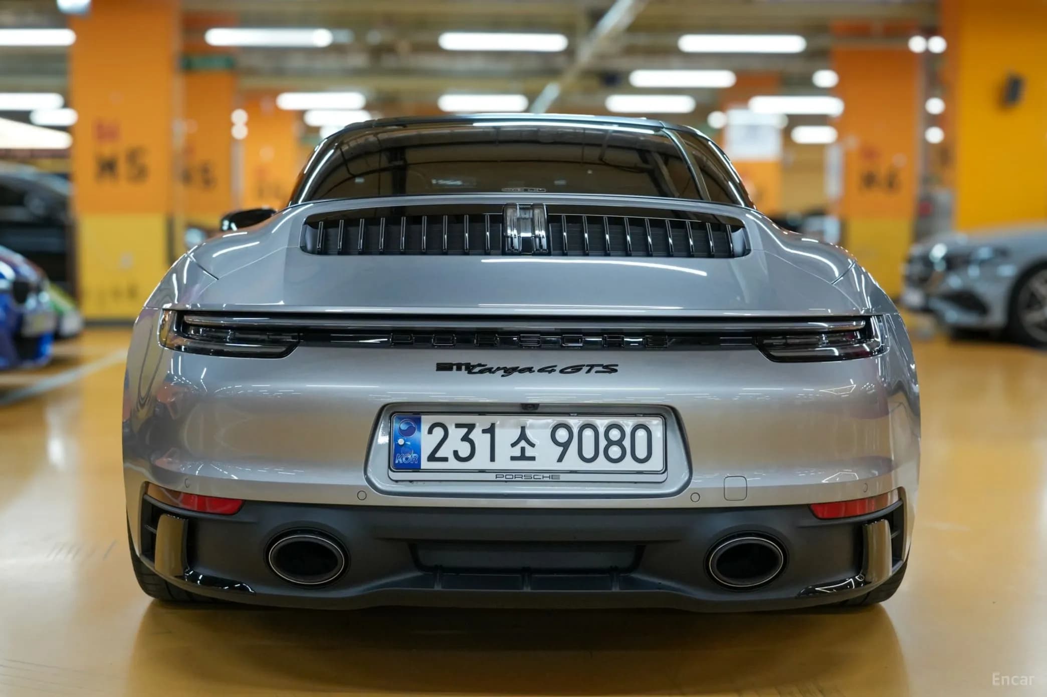 911 (992)