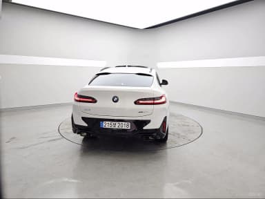 X4 (G02)