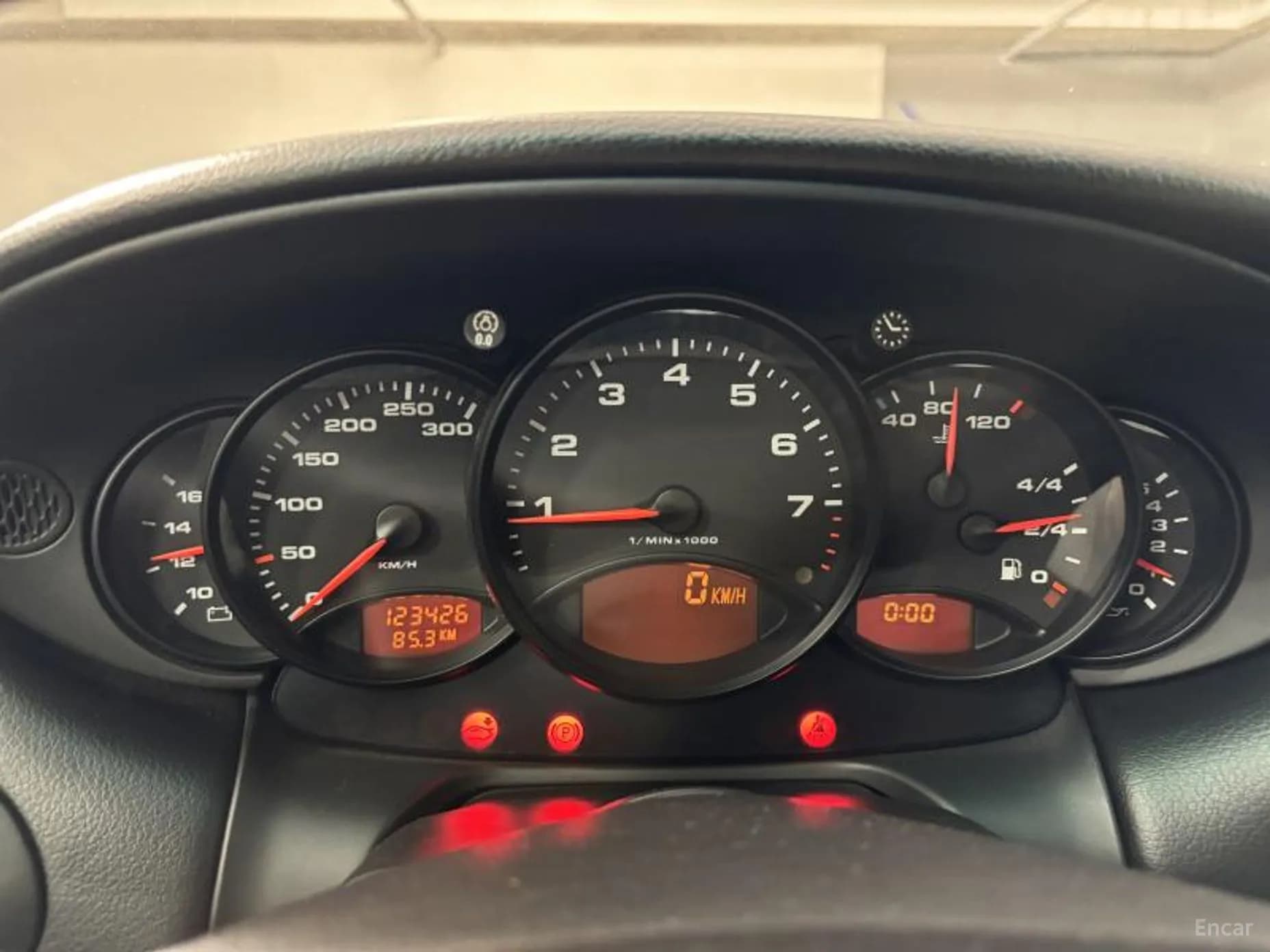 910