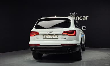 Q7