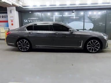 7 Series (G11)