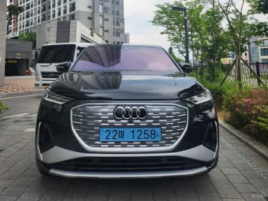 Q4 e-tron (F4)
