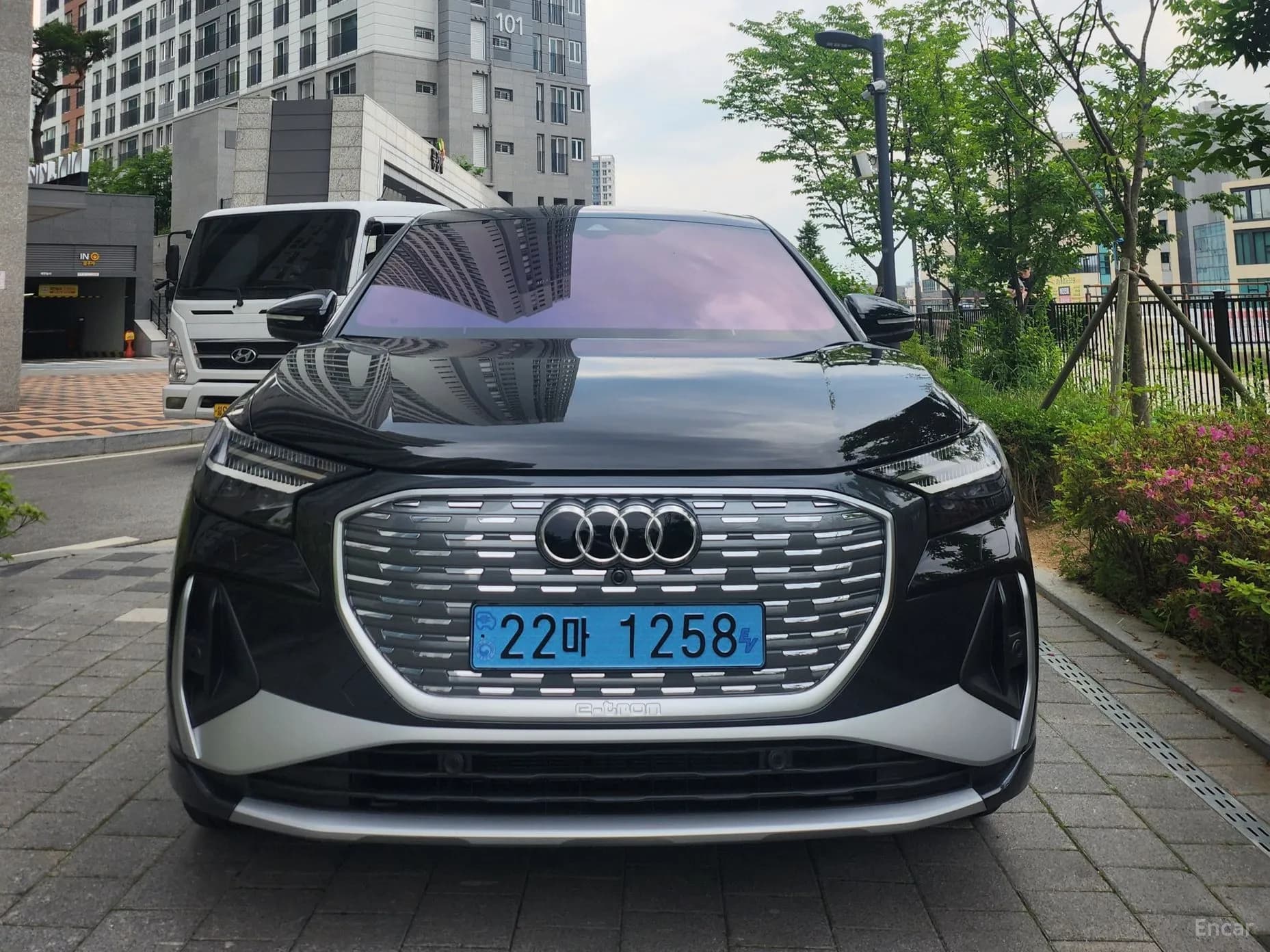 Q4 e-tron (F4)