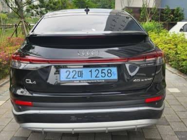 Q4 e-tron (F4)