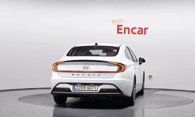 Sonata Hybrid (DN8)