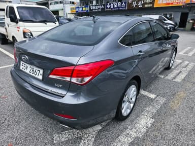 i40 Saloon