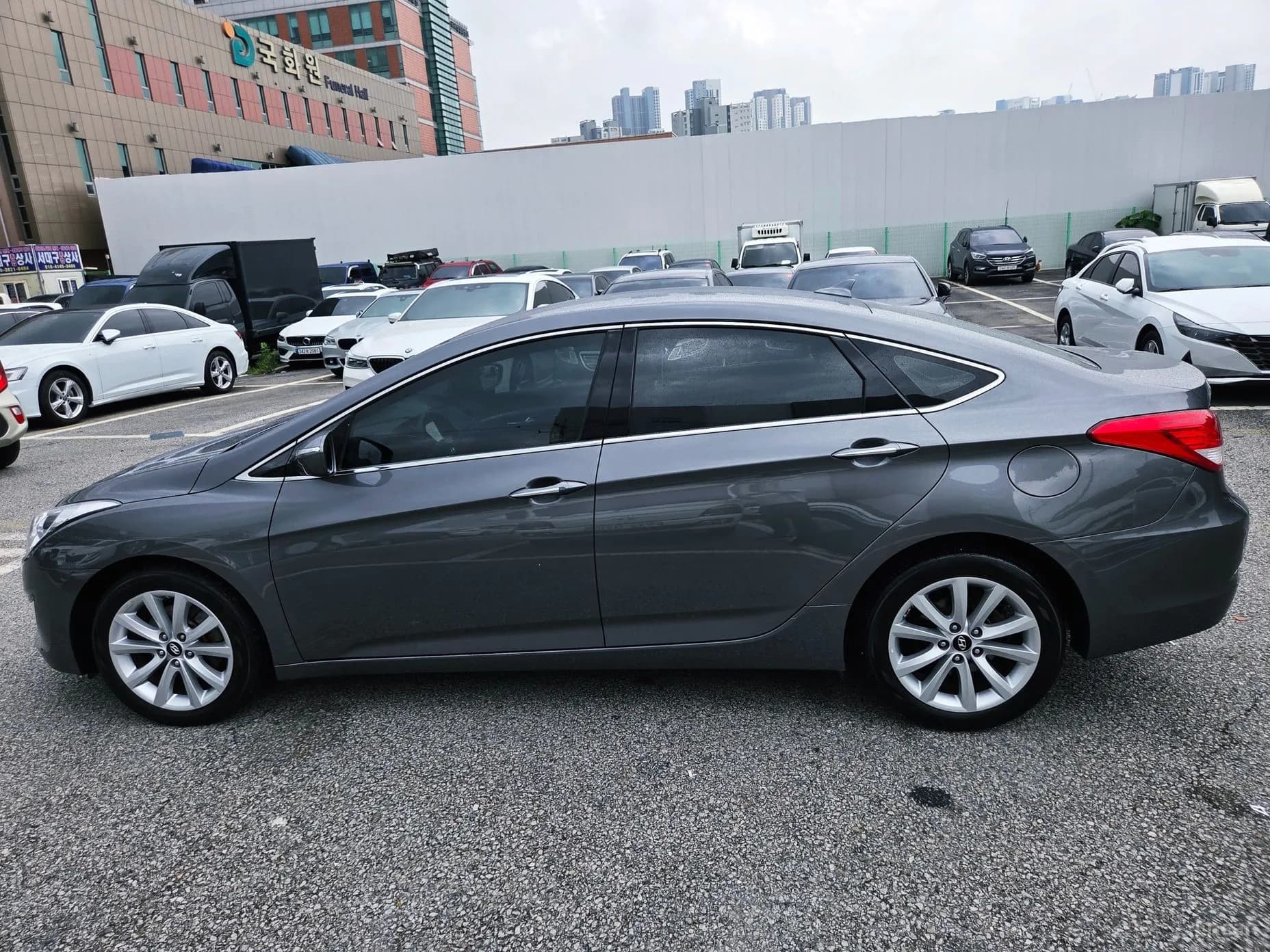 i40 Saloon