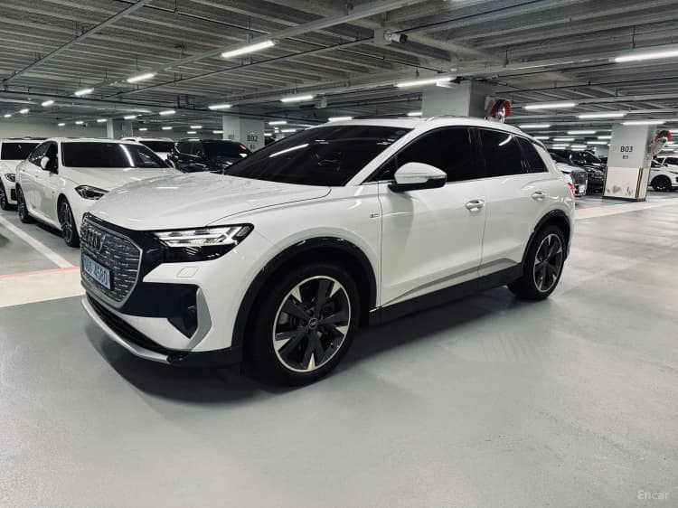 Q4 e-tron (F4)