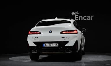 X4 (G02)