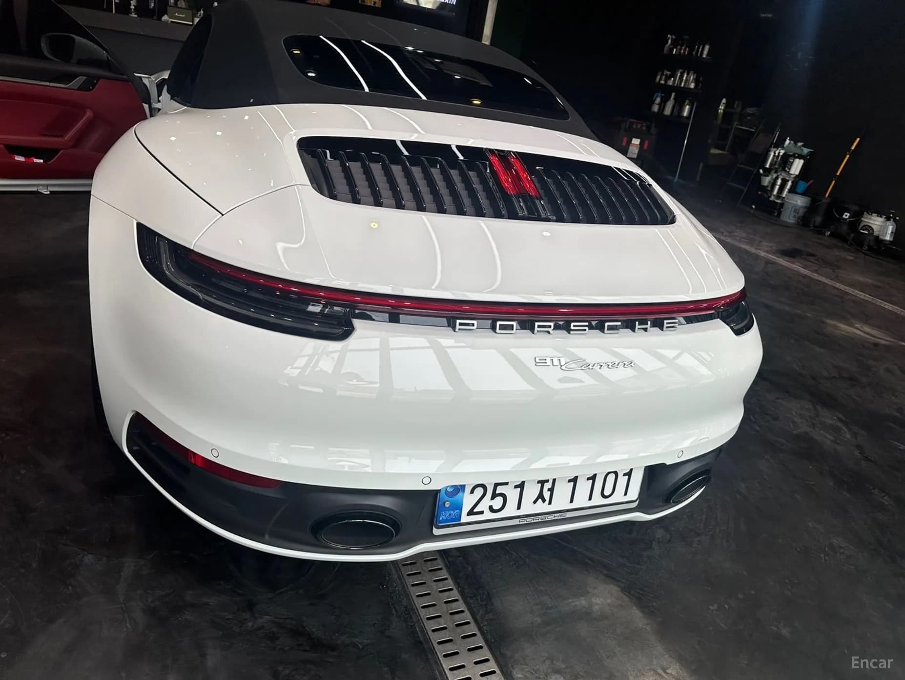 911 (992)
