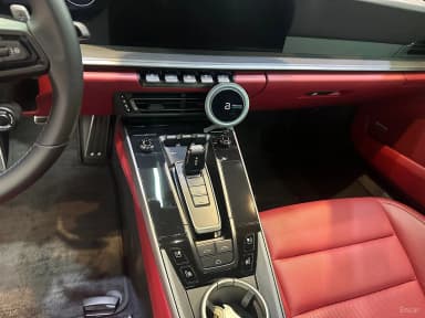911 (992)