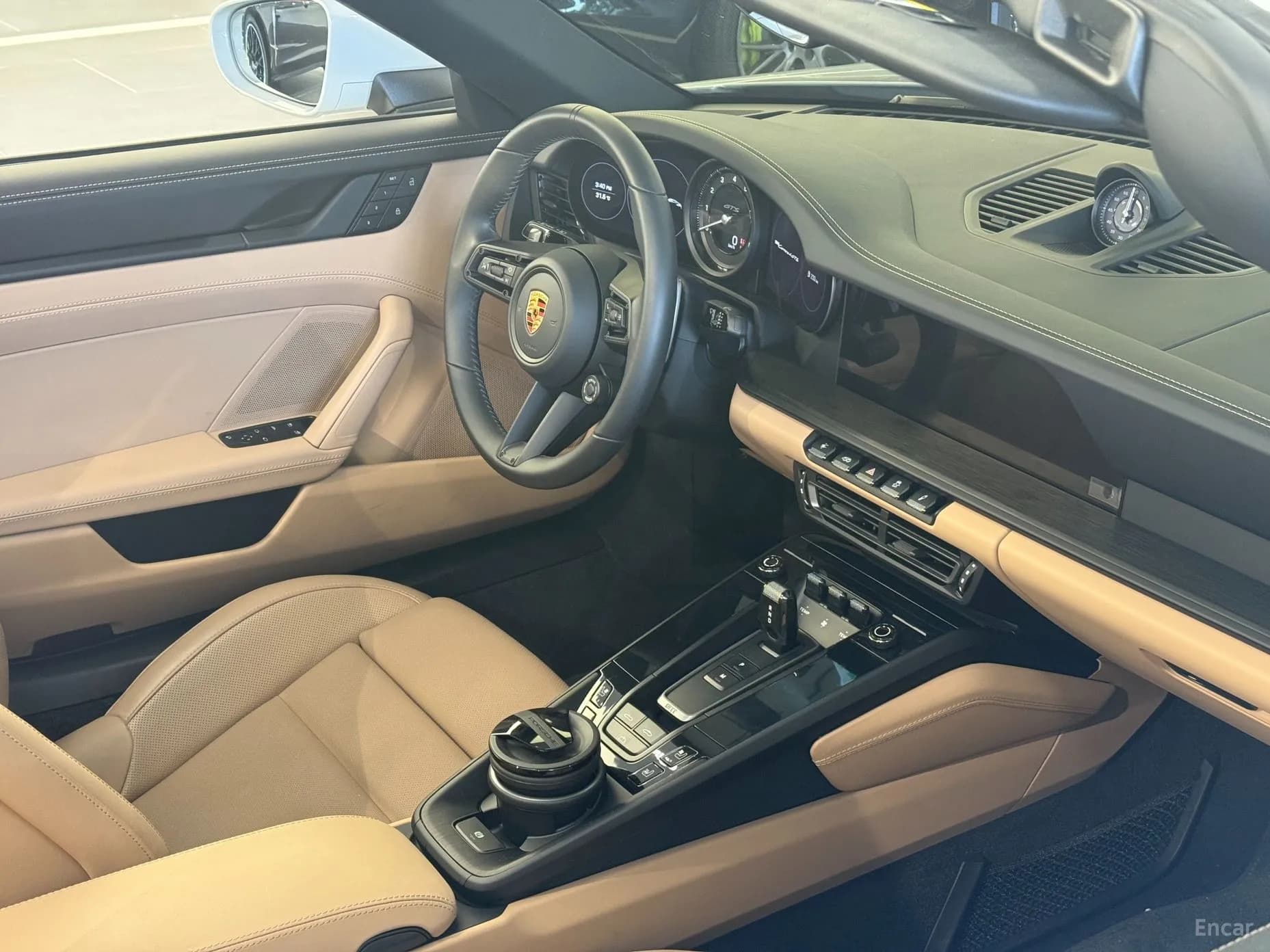 911 (992)