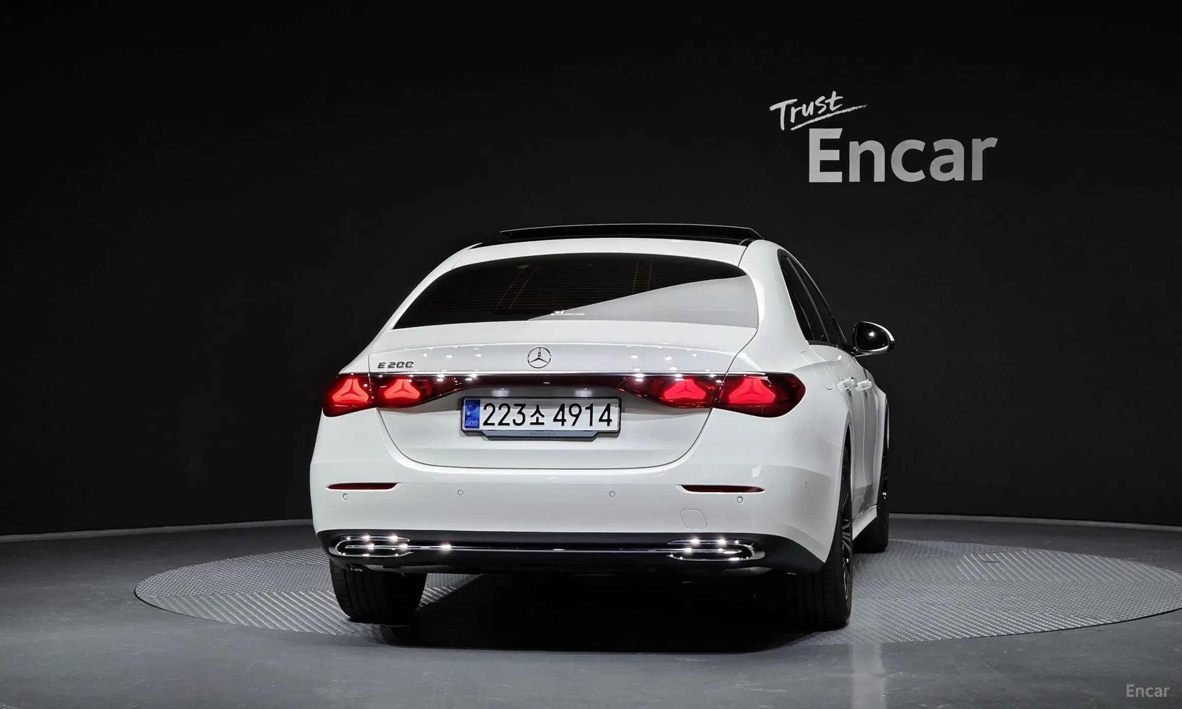 E-Class W214