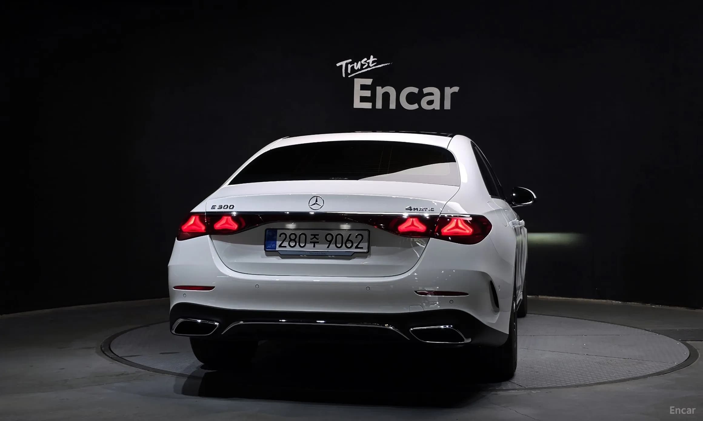 E-Class W214