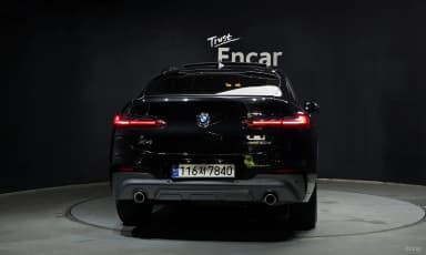 X4 (G02)
