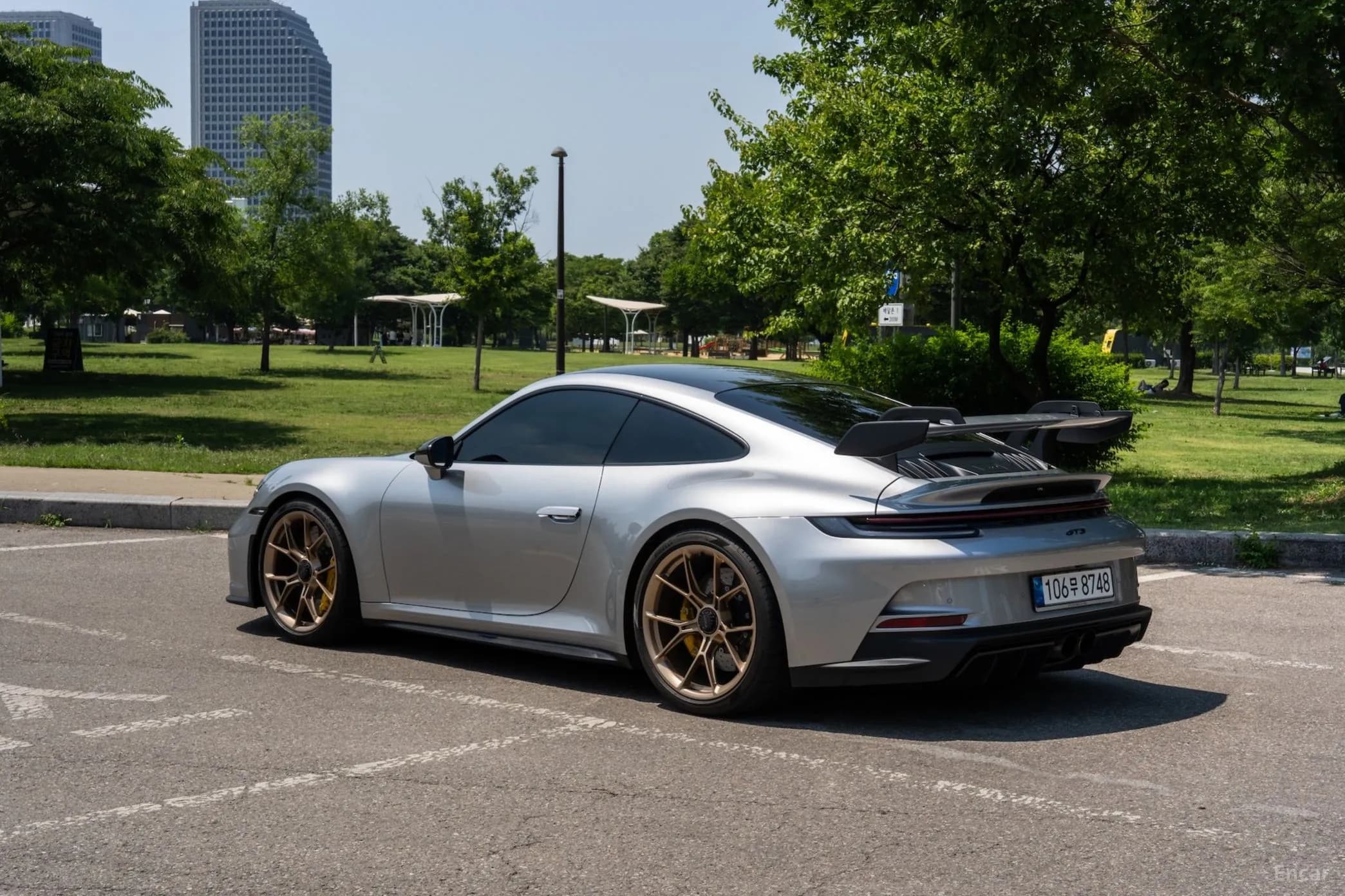 911 (992)
