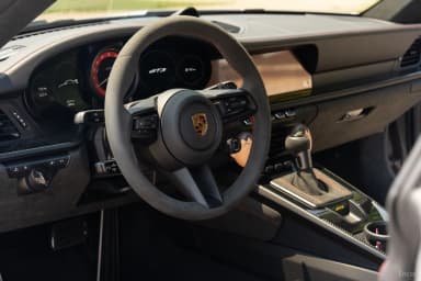 911 (992)