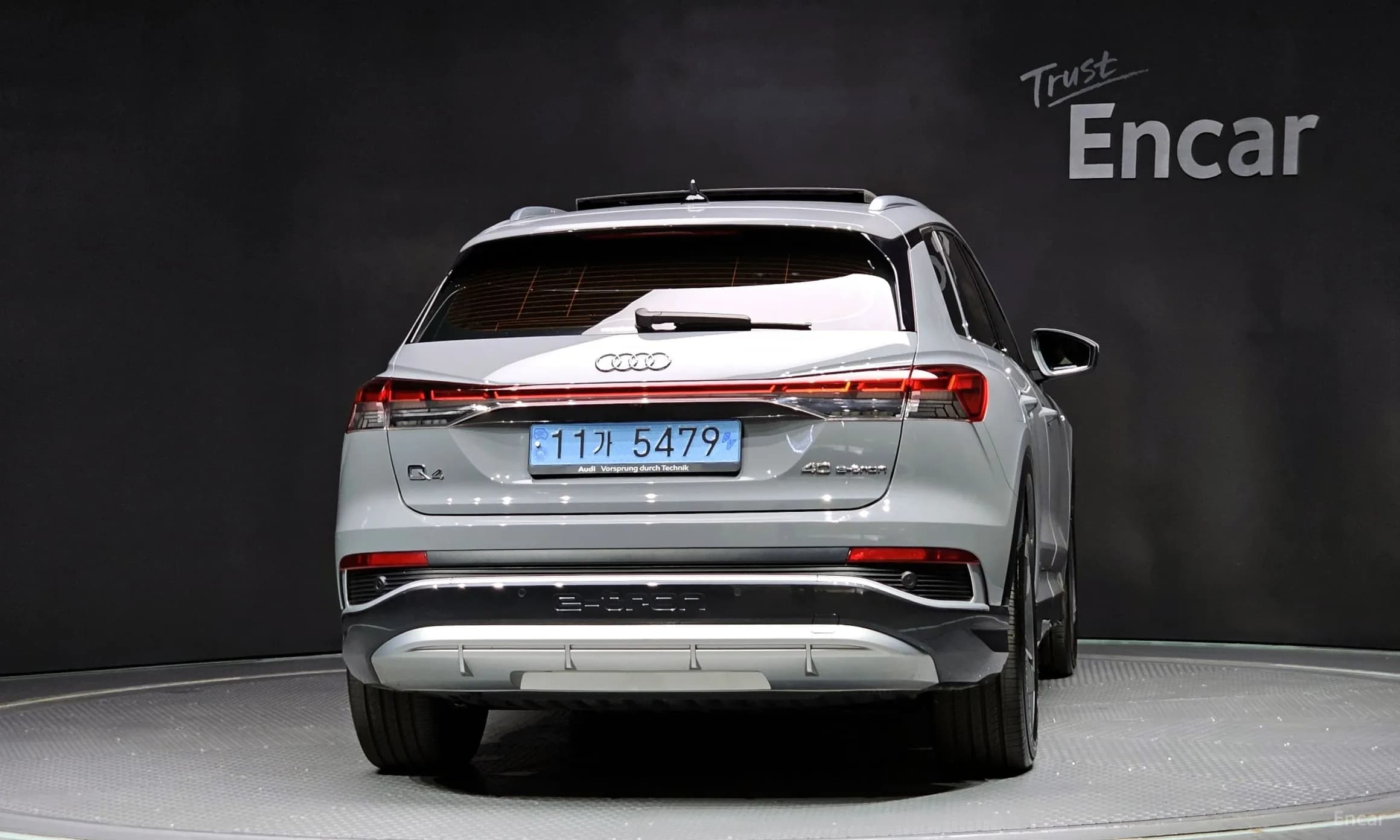 Q4 e-tron (F4)