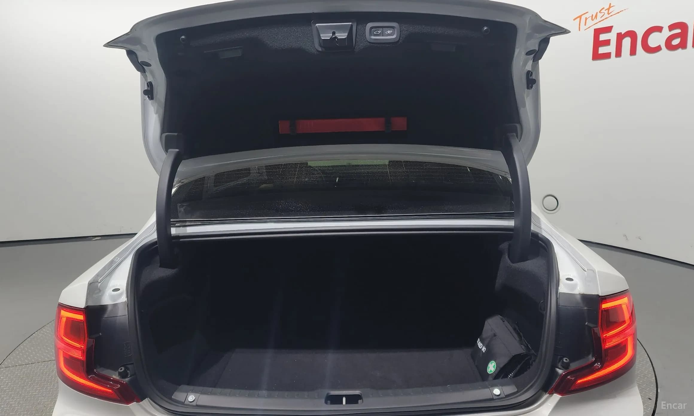 S90