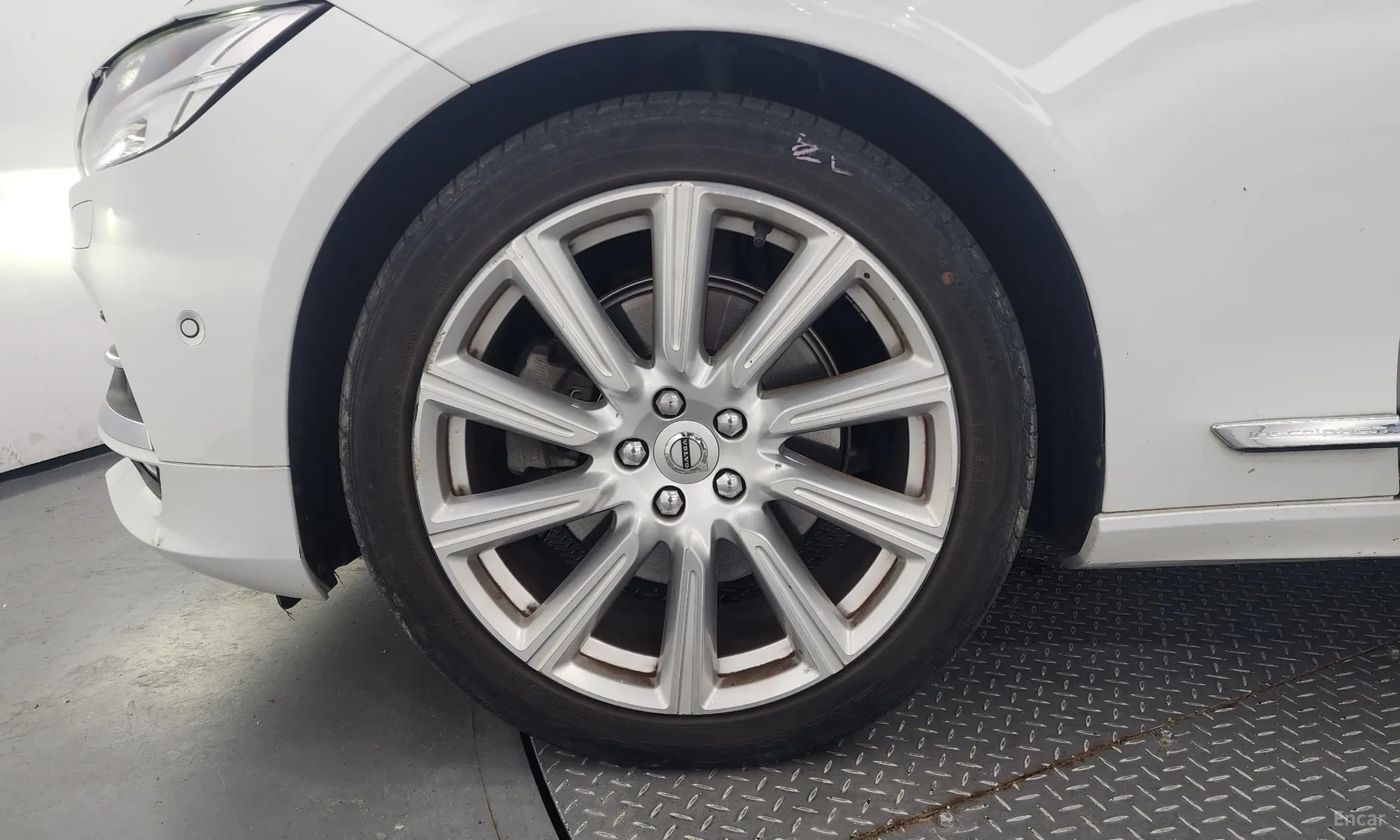 S90