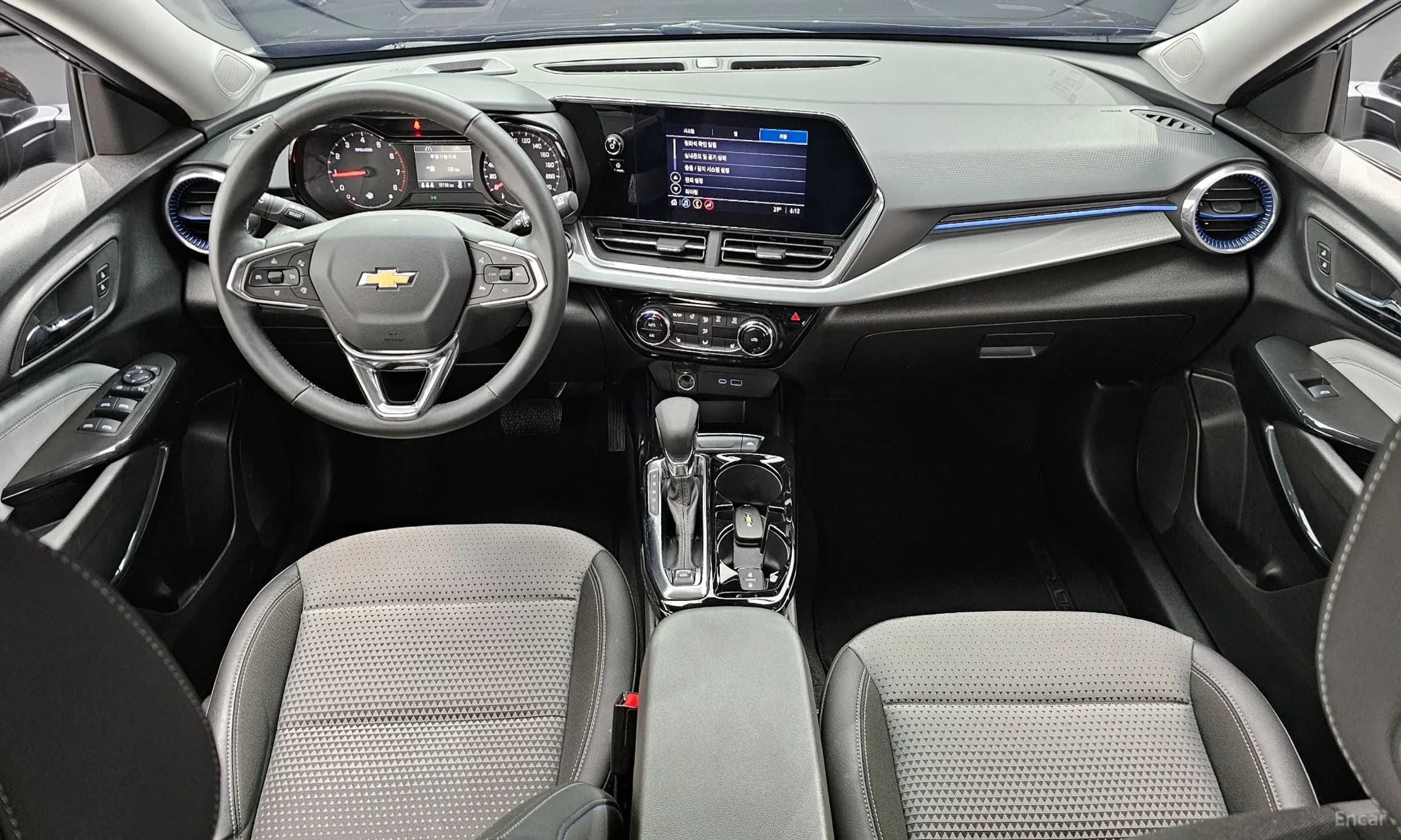 Trax Crossover