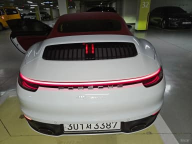 911 (992)