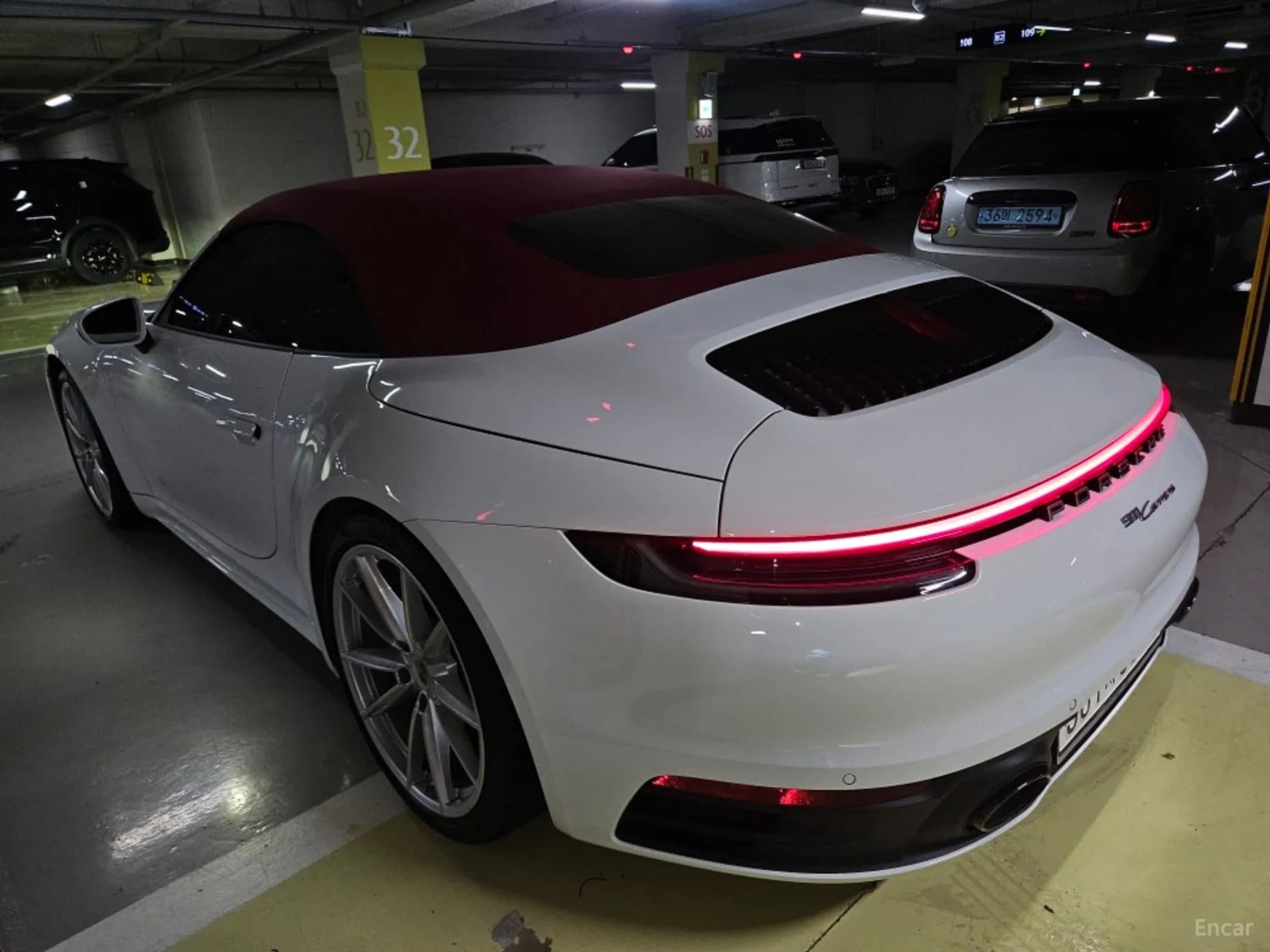 911 (992)