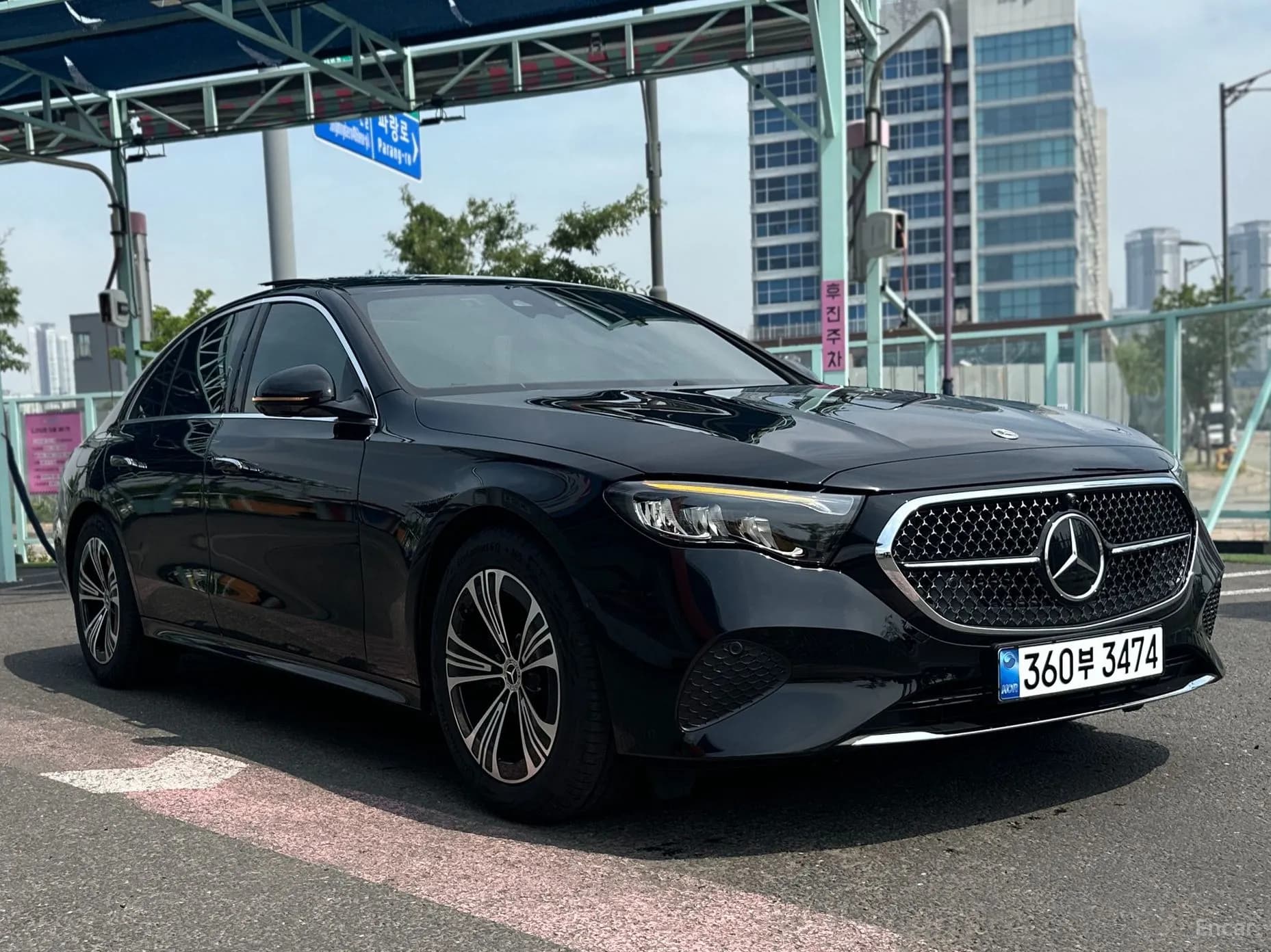 E-Class W214