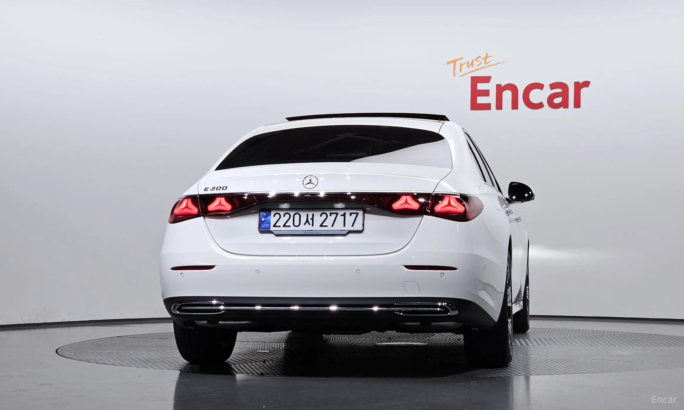 E-Class W214
