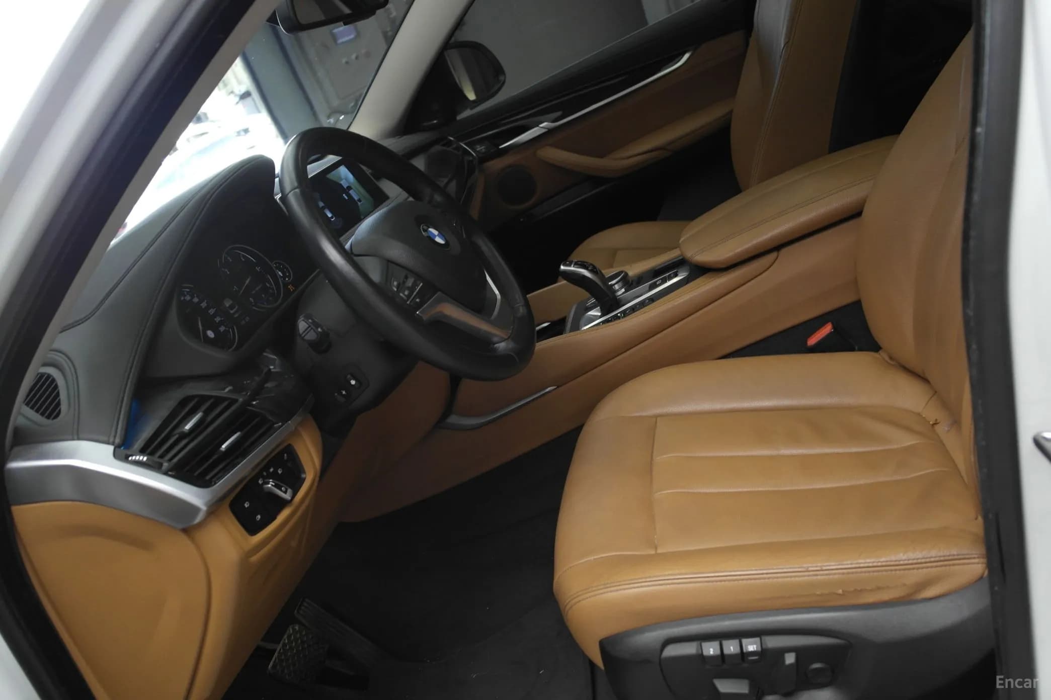 X6 (F16)