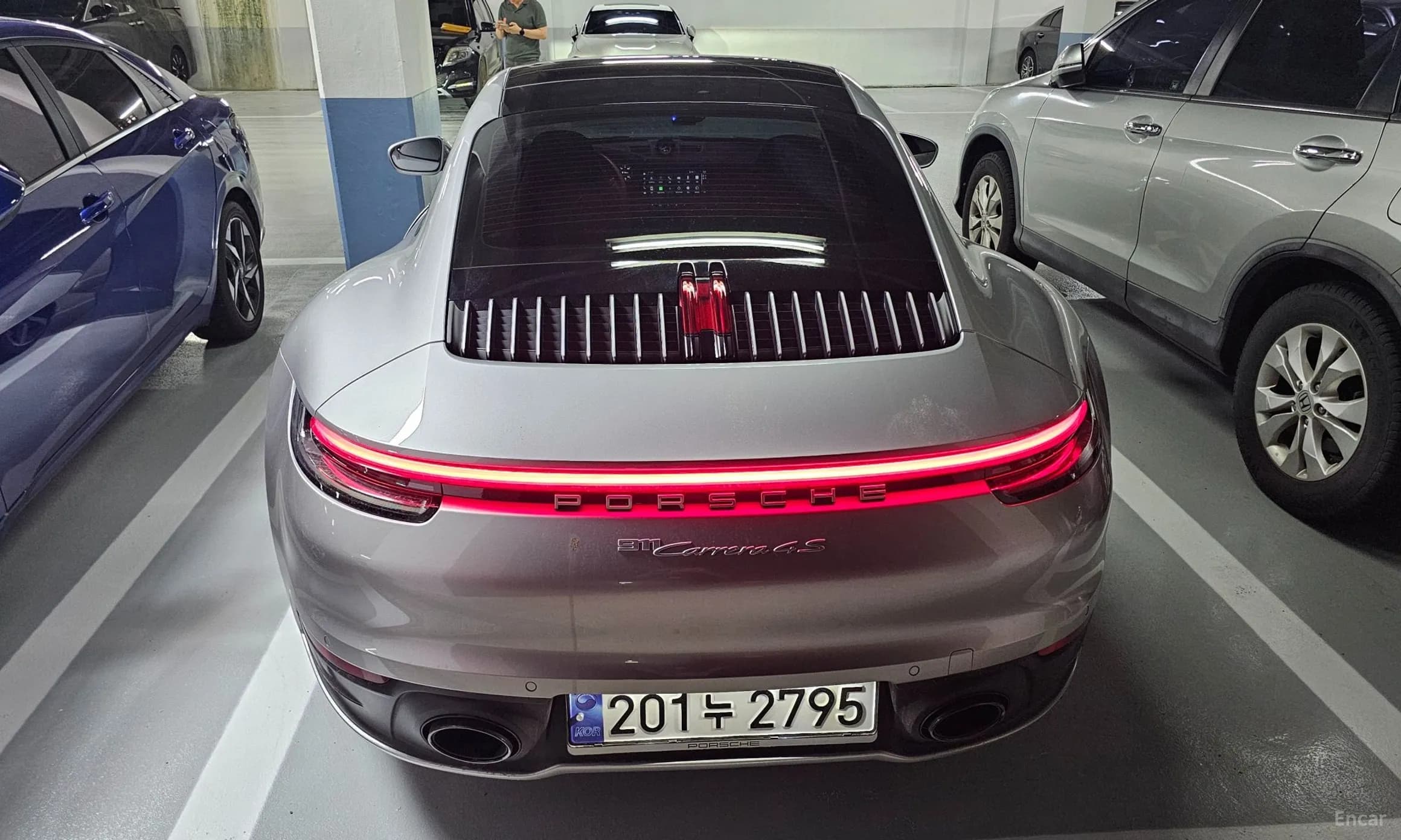 911 (992)