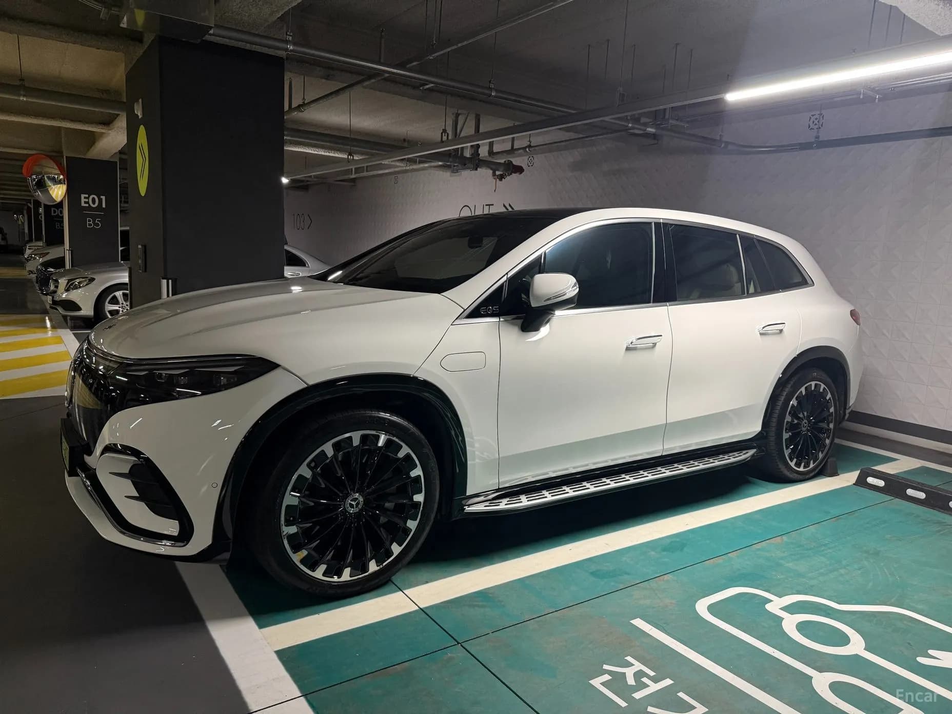 EQS SUV X296