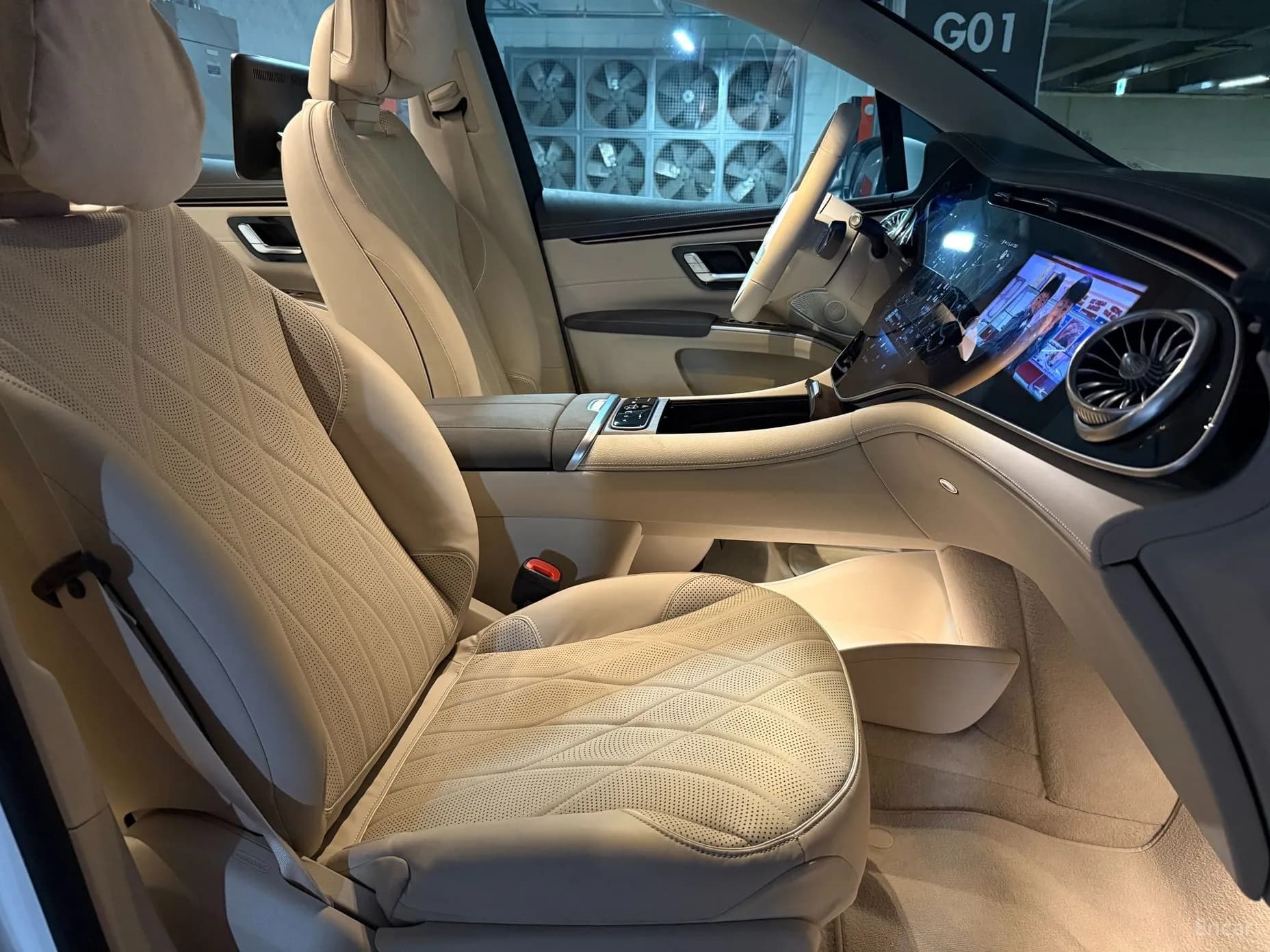 EQS SUV X296