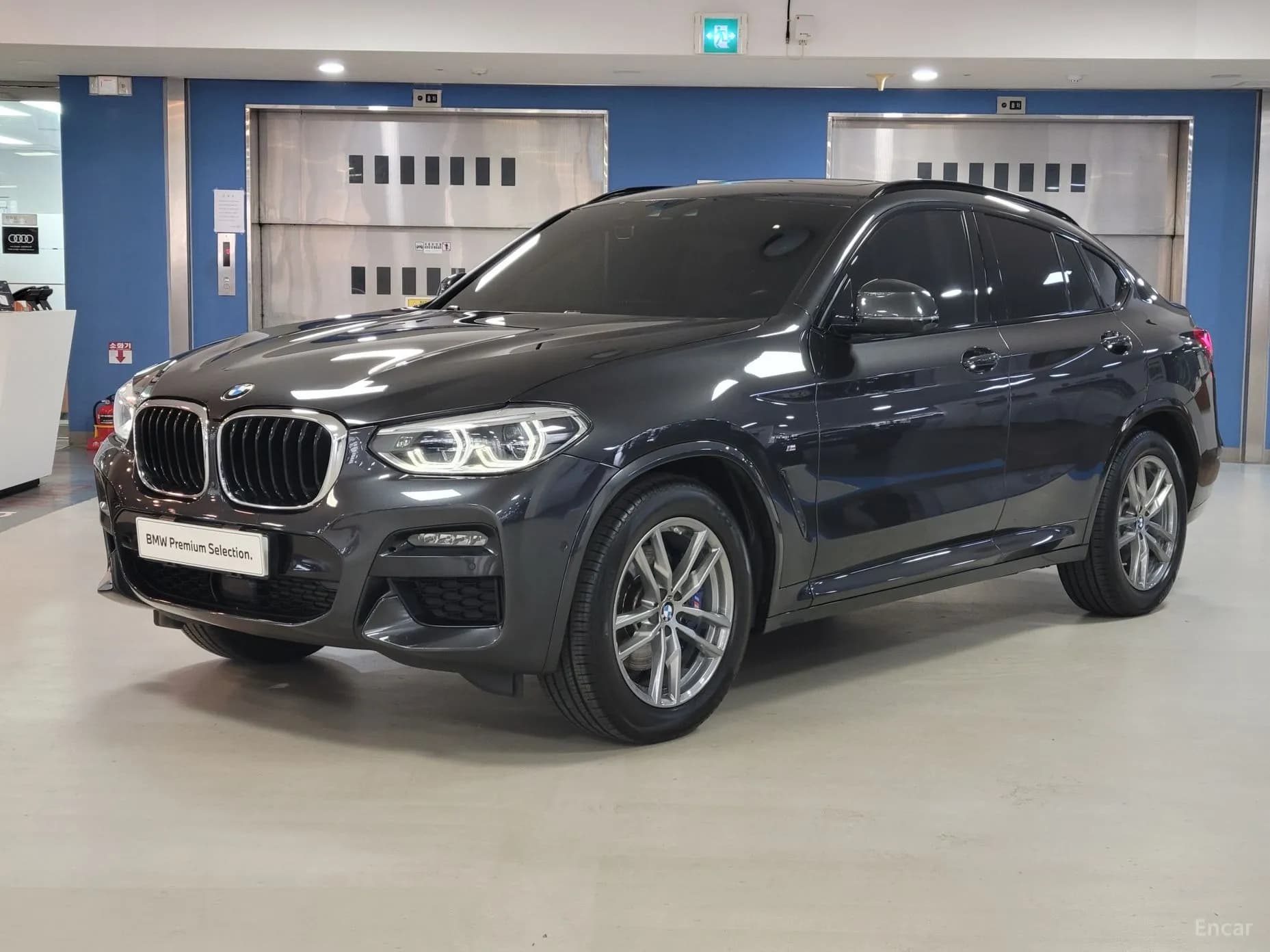 X4 (G02)