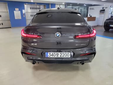 X4 (G02)